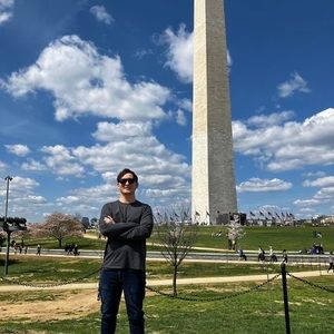 Meet your Posher, Luis